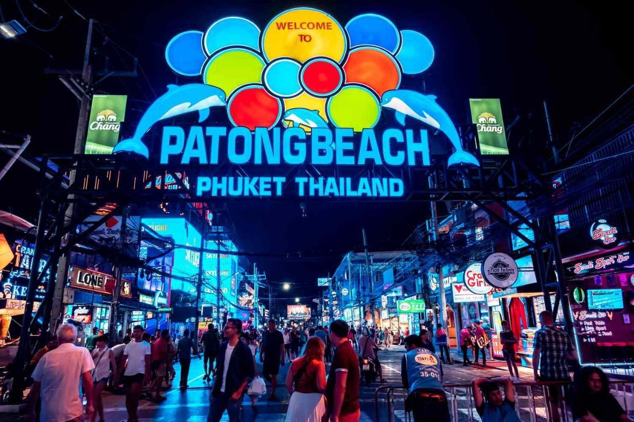 Centre Point Patong Hotel Exterior photo