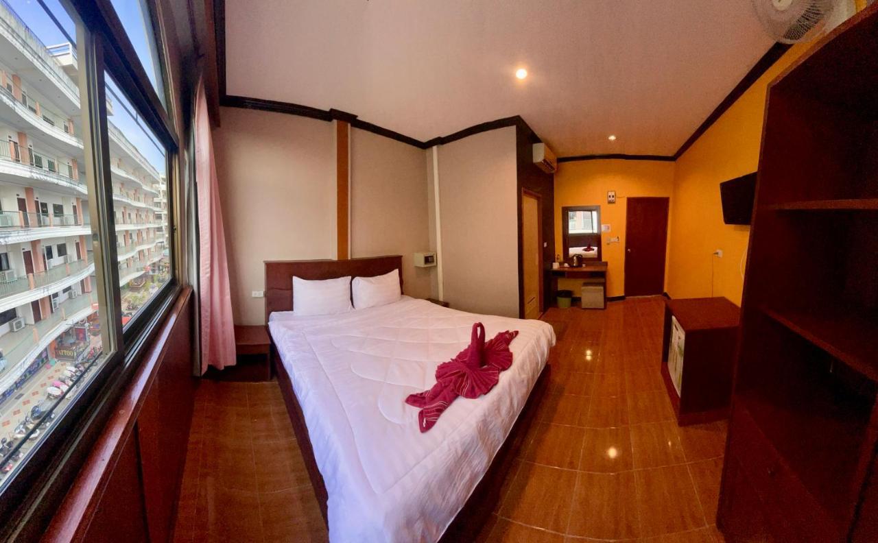 Centre Point Patong Hotel Exterior photo