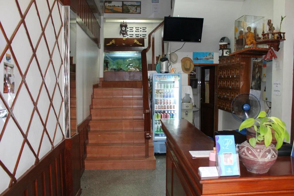 Centre Point Patong Hotel Exterior photo